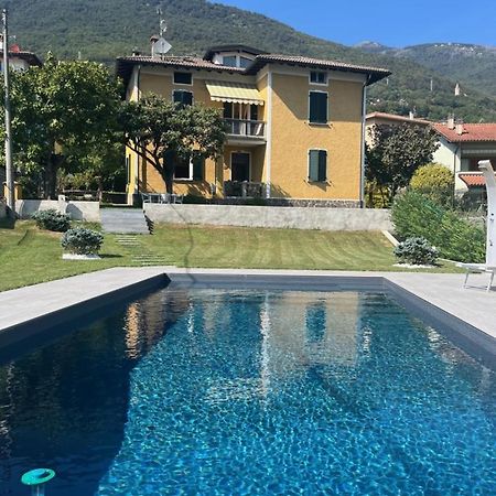 Casa Gialla Джера Ларио Екстериор снимка