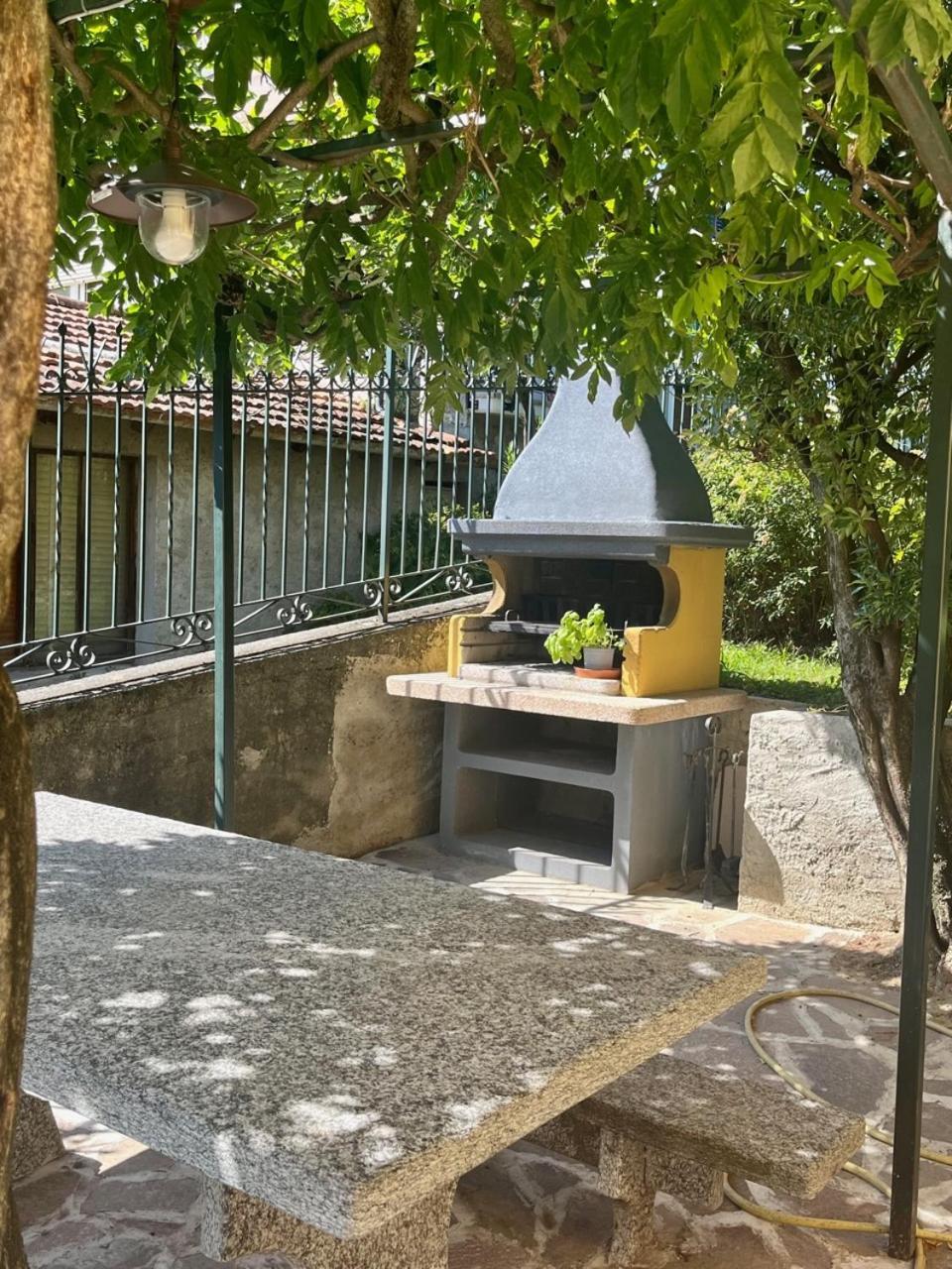 Casa Gialla Джера Ларио Екстериор снимка