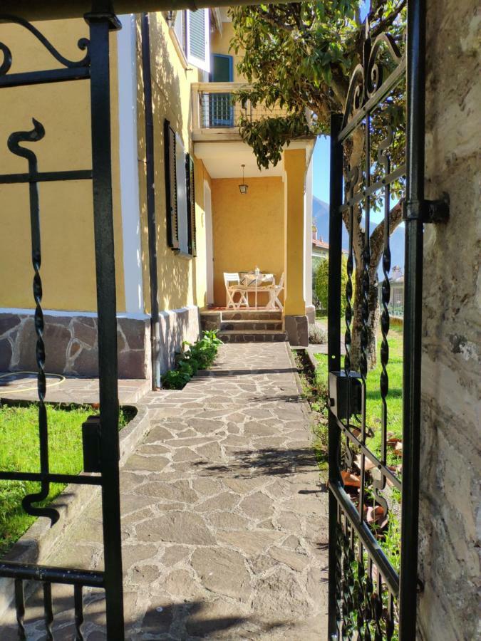 Casa Gialla Джера Ларио Екстериор снимка