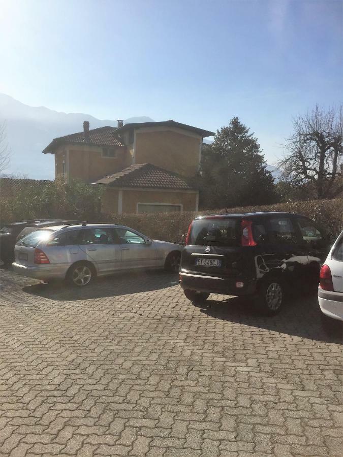 Casa Gialla Джера Ларио Екстериор снимка