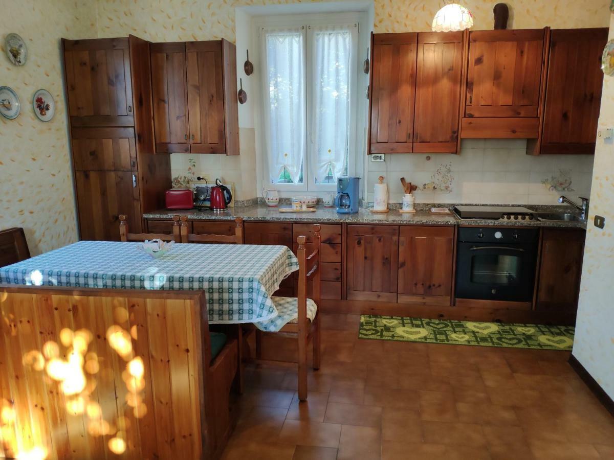 Casa Gialla Джера Ларио Екстериор снимка